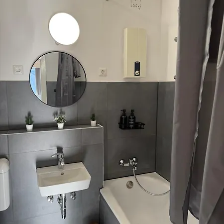 Business&travel Nähe Arena Apartment *